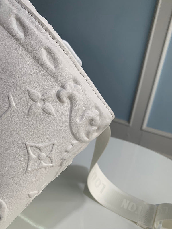LOV - Luxurious Totes - 021