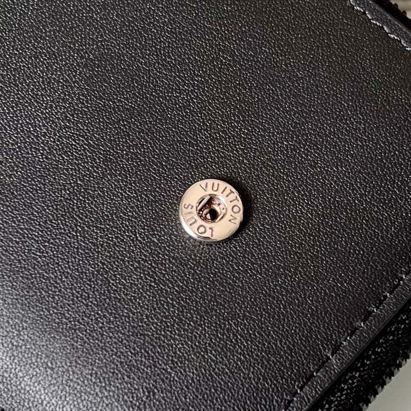 LOV - Luxurious Totes - 647