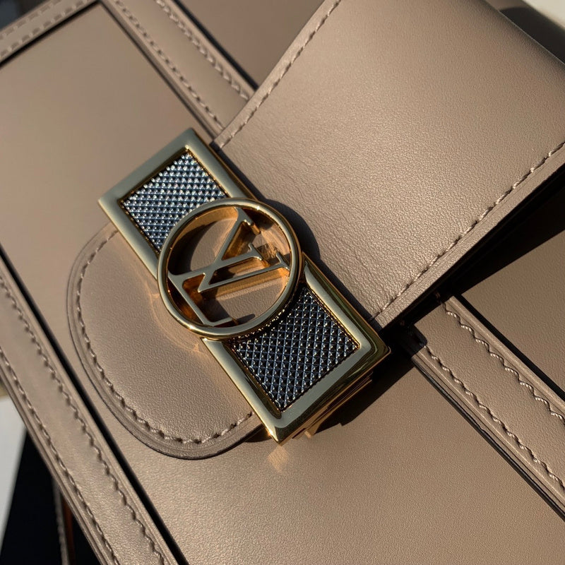 Luxurious Totes - Latest - 1919
