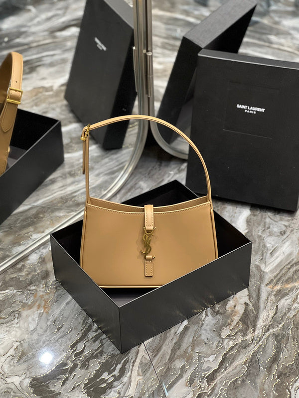 Luxurious Totes - Latest - 8245