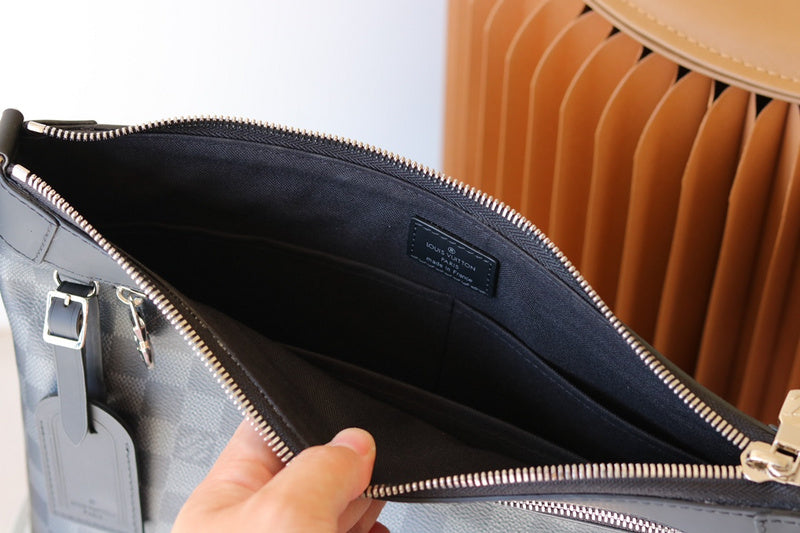 LOV - Luxurious Totes - 2044