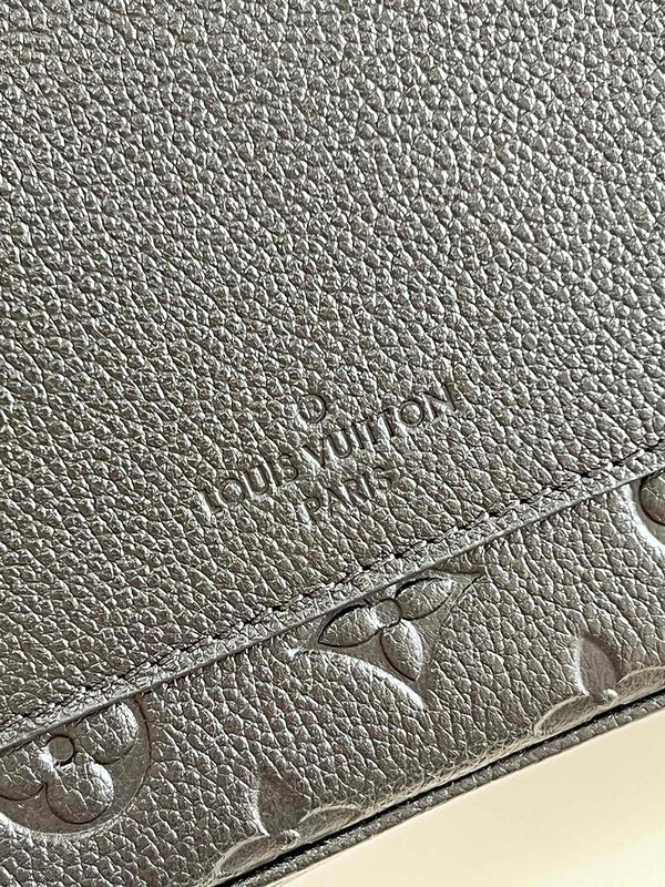 LOV - Luxurious Totes - 1325