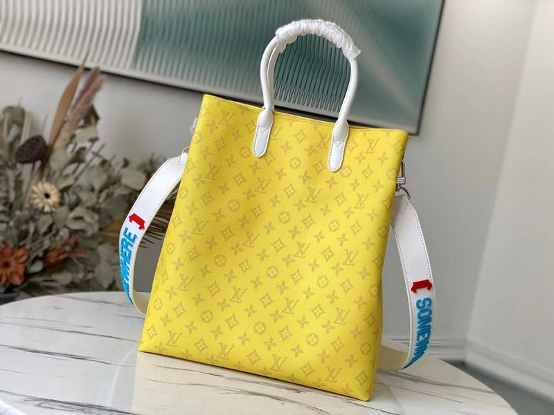 LOV - Luxurious Totes - 2451