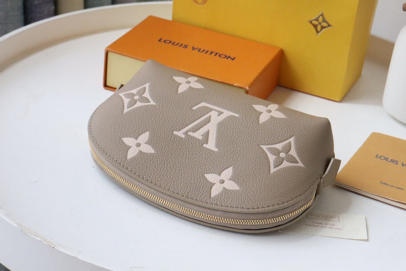 LOV - Luxurious Totes - 2230