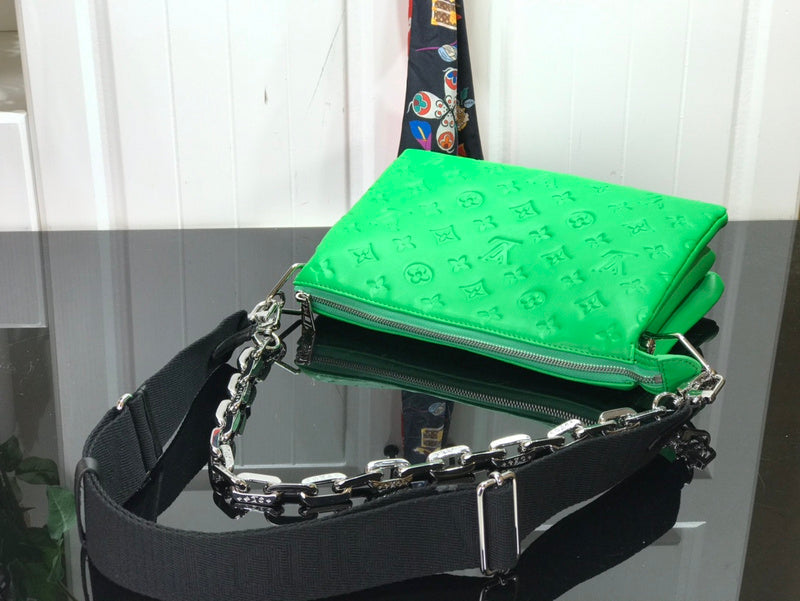 LOV - Luxurious Totes - 2484