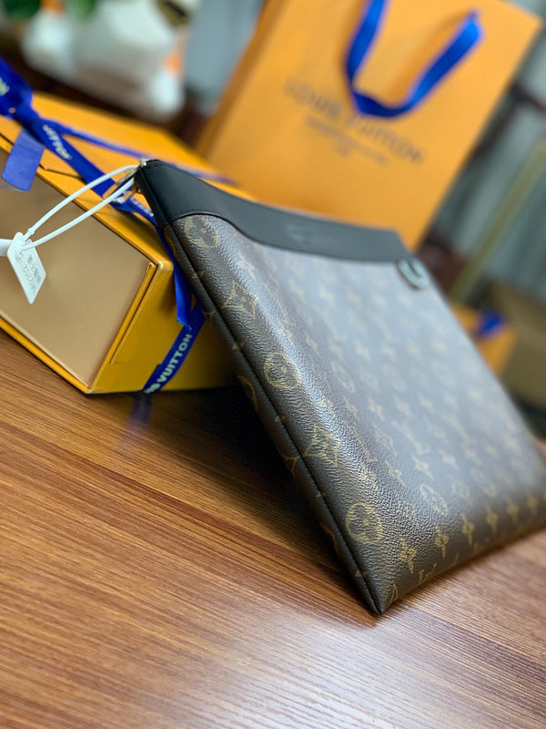LOV - Luxurious Totes - 1514