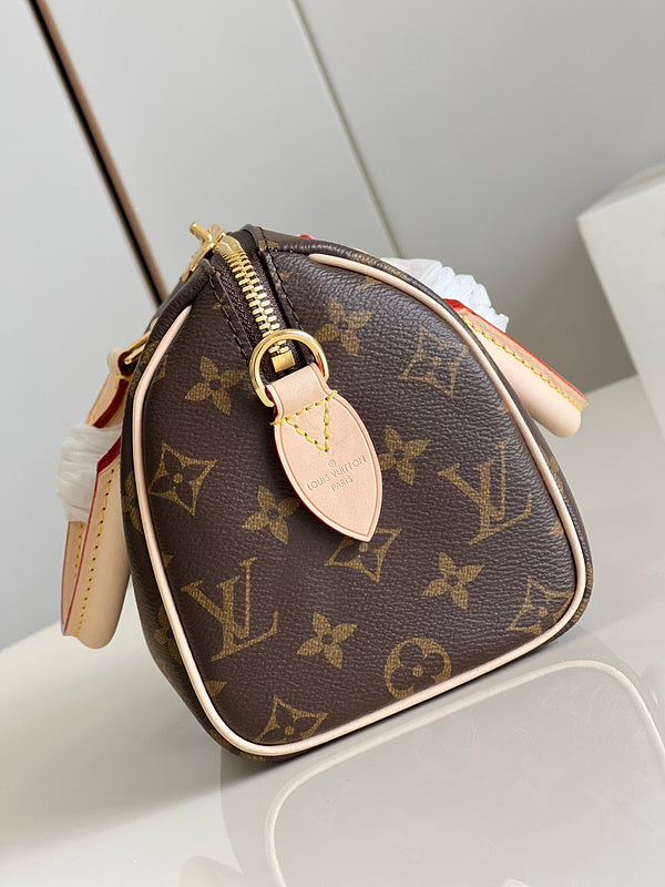 LOV - Luxurious Totes - 2203