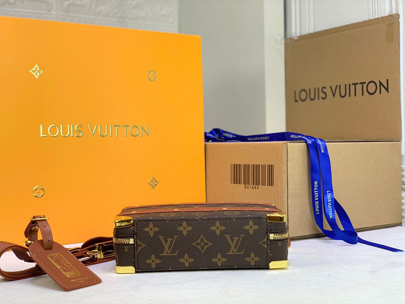 LOV - Luxurious Totes - 2352
