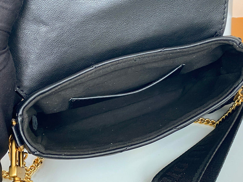 LOV - Luxurious Totes - 2437