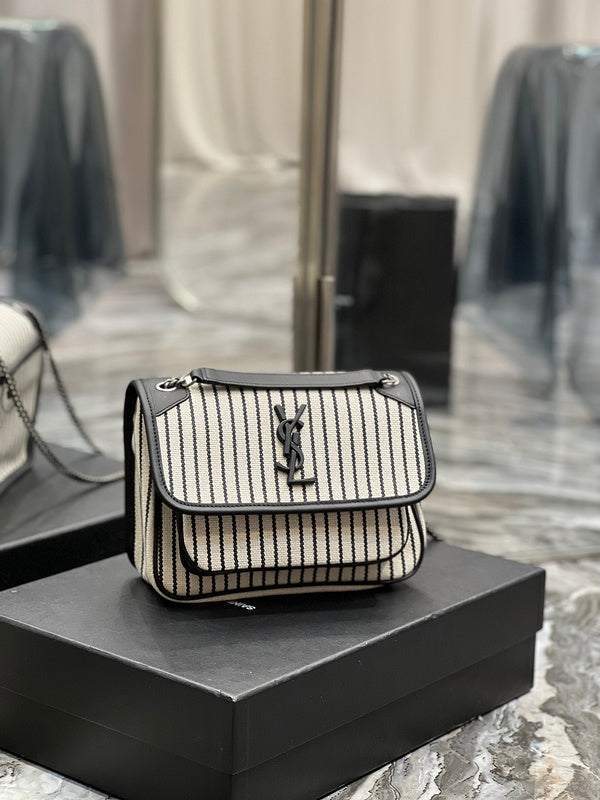 Luxurious Totes - Latest - 8113
