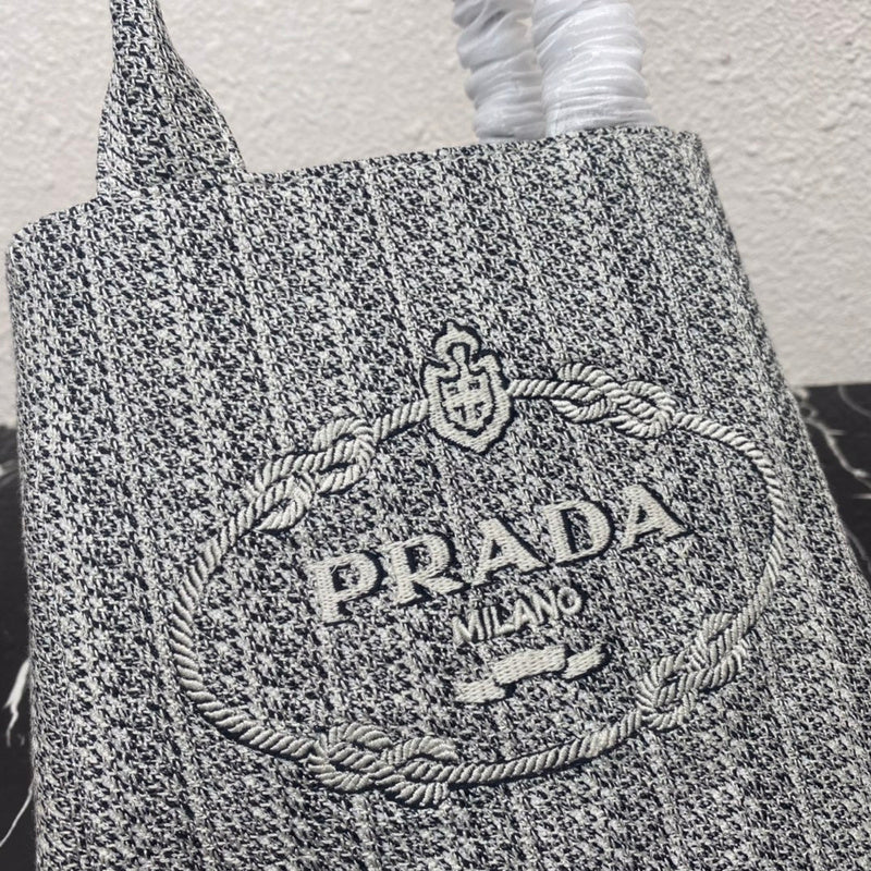 Luxurious Totes - Latest - 4581