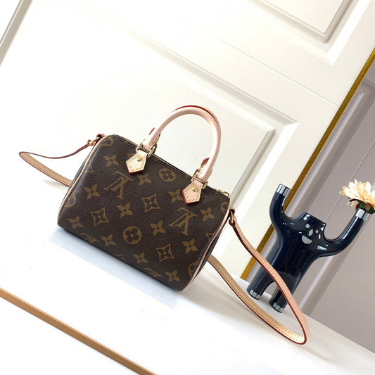 LOV - Luxurious Totes - 1103
