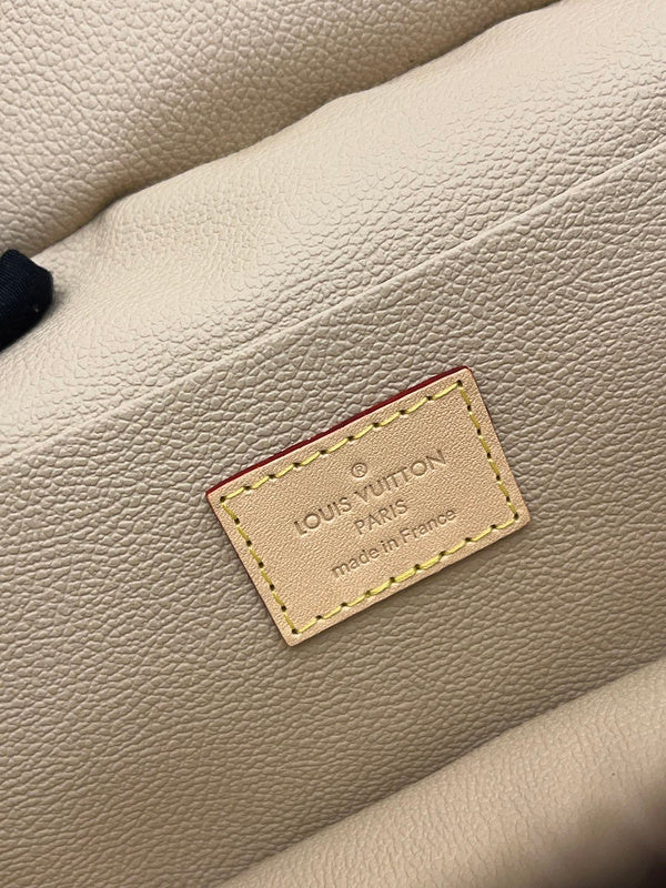 LOV - Luxurious Totes - 2084