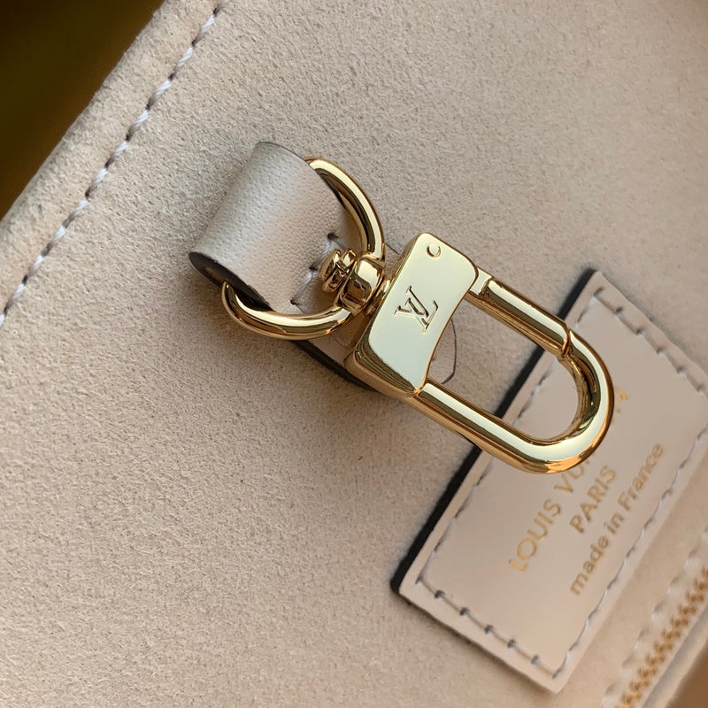 Luxurious Totes - Latest - 1440