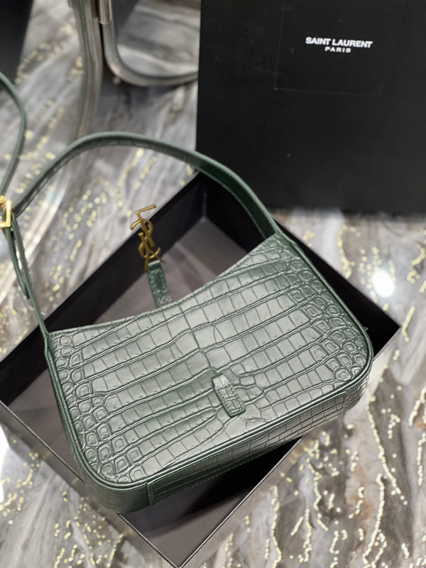 Luxurious Totes - Latest - 8124