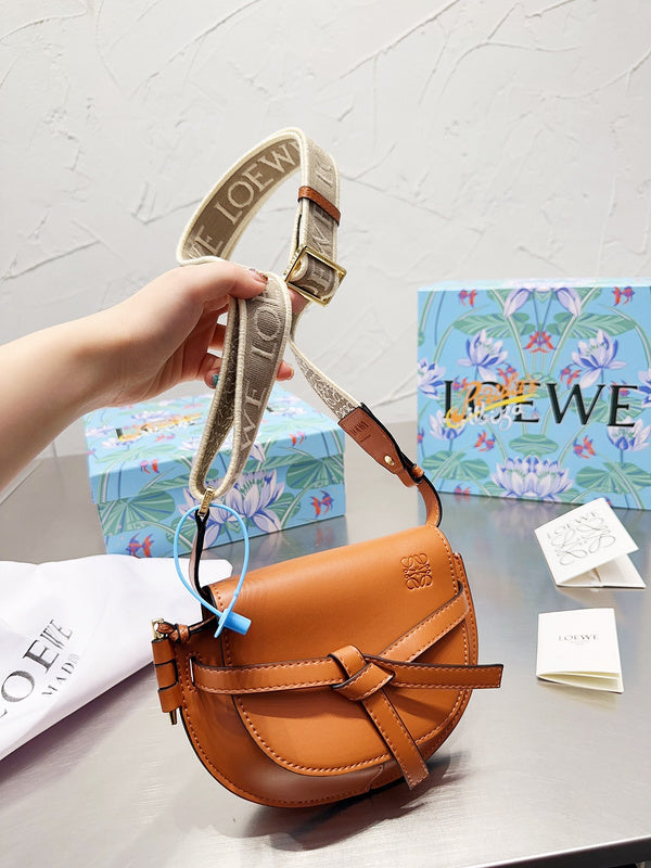 Luxurious Totes - LW-CH Bags - 027