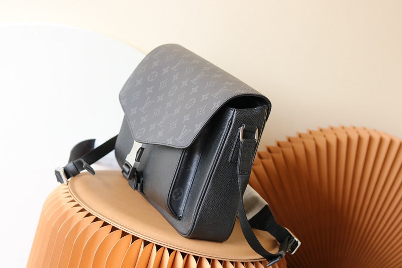 LOV - Luxurious Totes - 2047