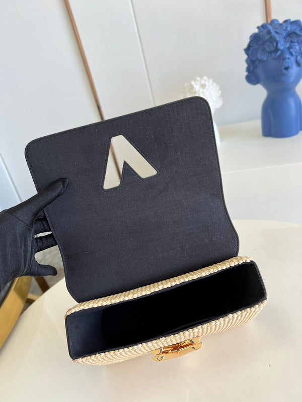 LOV - Luxurious Totes - 1397