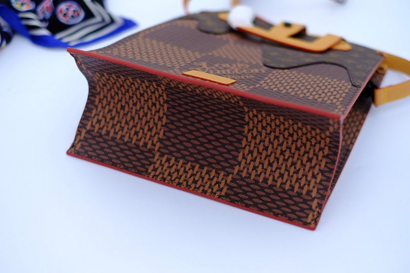 LOV - Luxurious Totes - 2619