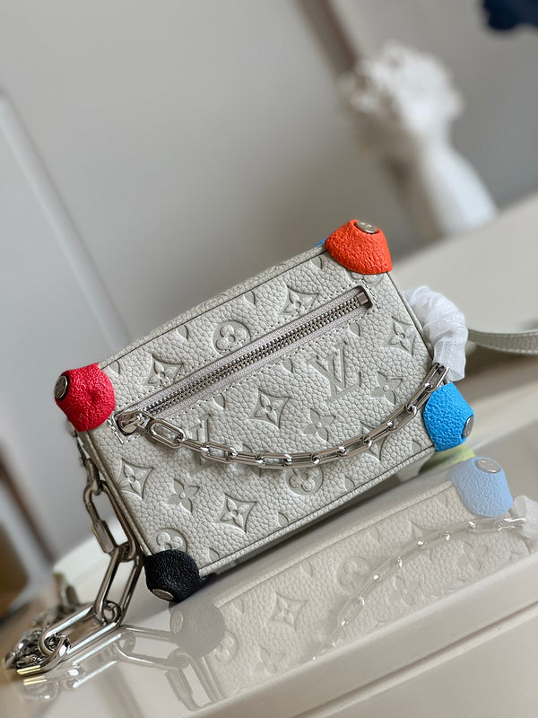 LOV - Luxurious Totes - 1110