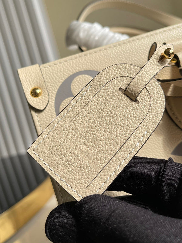 LOV - Luxurious Totes - 2548