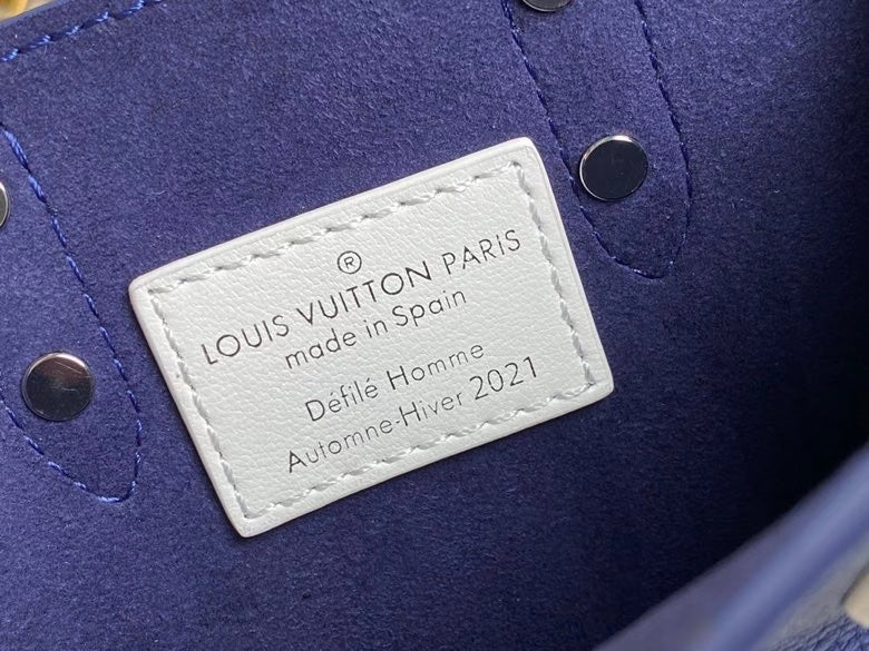 LOV - Luxurious Totes - 2356