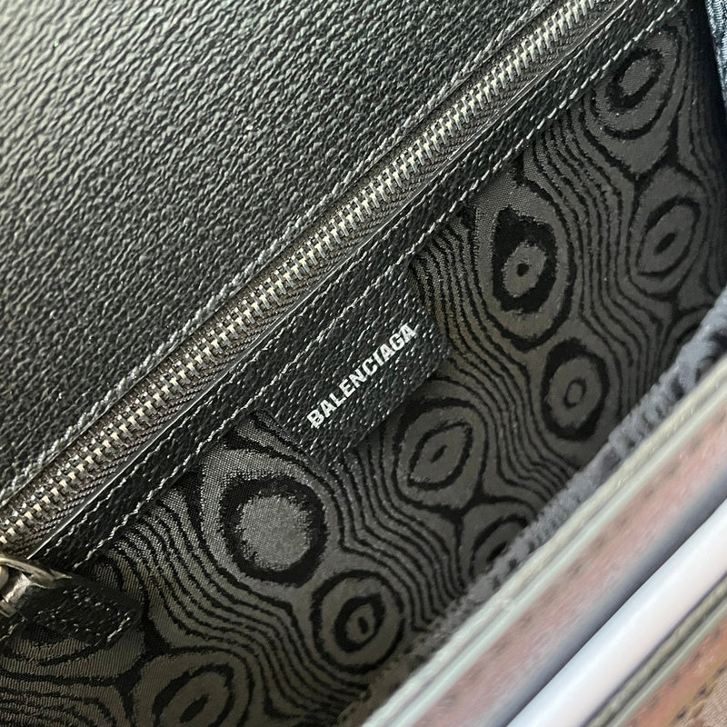GUI - Luxurious Totes - 1234