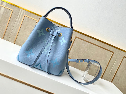 LOV - Luxurious Totes - 2394