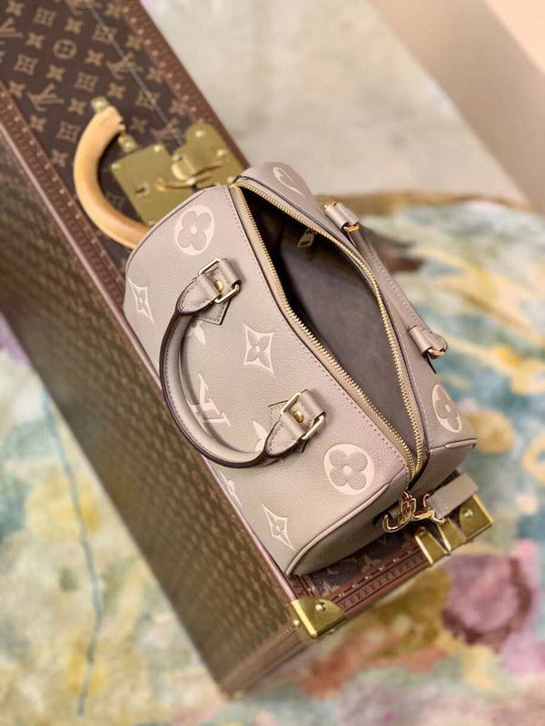 LOV - Luxurious Totes - 2314