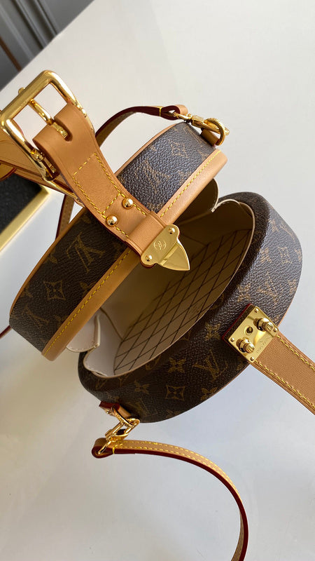 LOV - Luxurious Totes - 1831