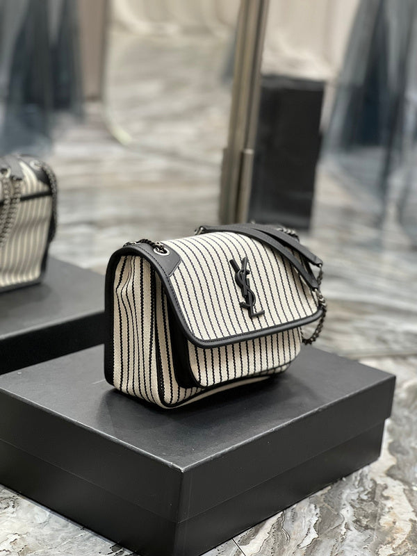 Luxurious Totes - Latest - 8113