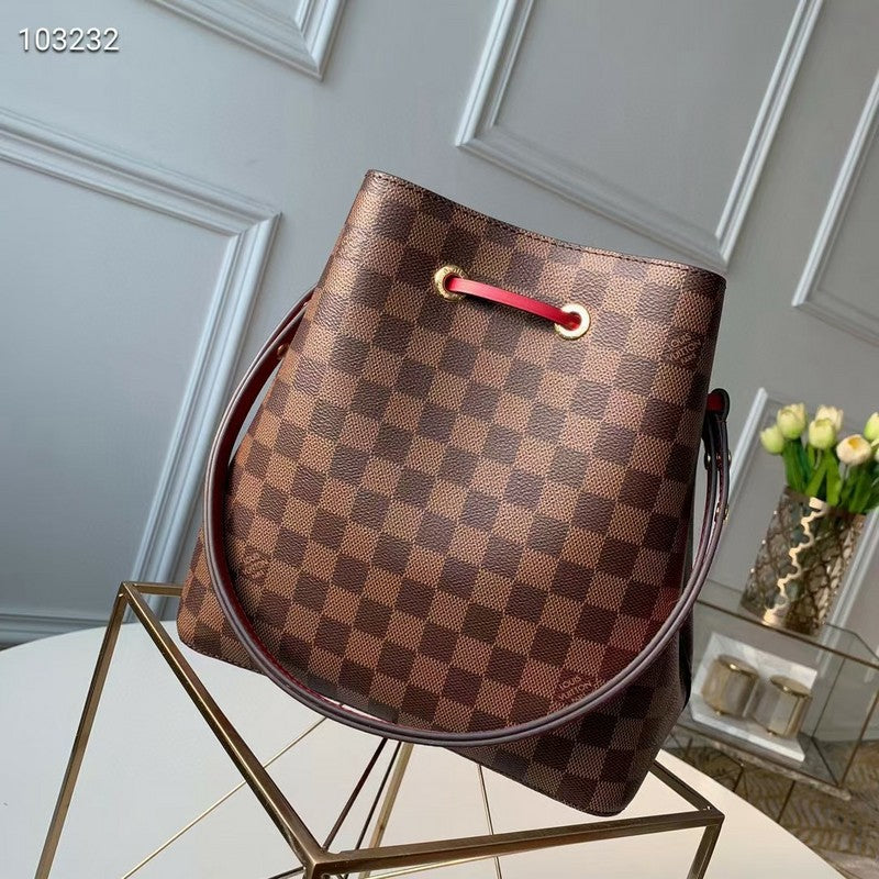 LOV - Luxurious Totes - 2082