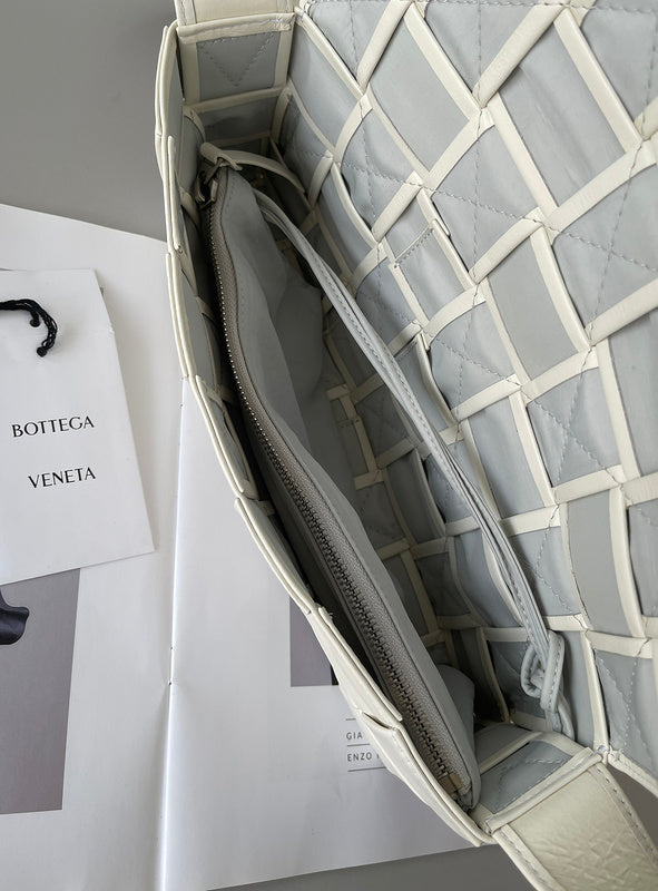 Luxurious Totes - Latest - 7008