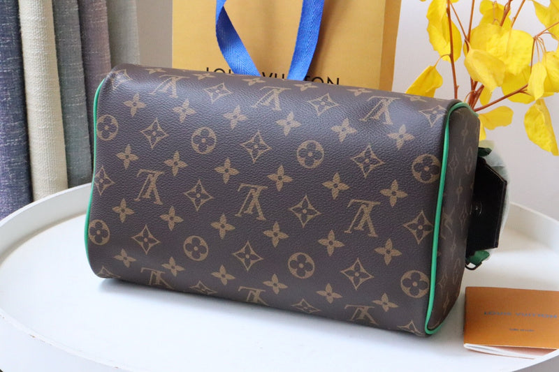 LOV - Luxurious Totes - 1033