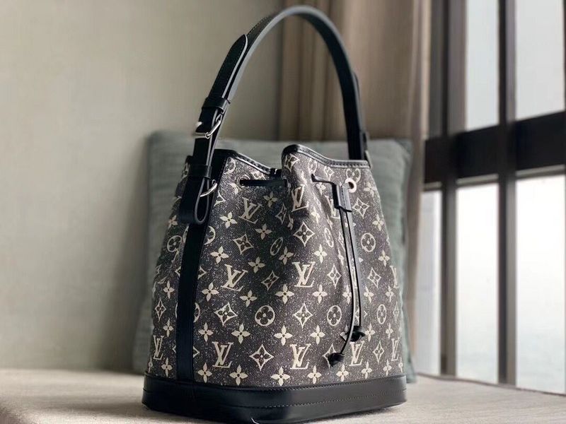 LOV - Luxurious Totes - 879