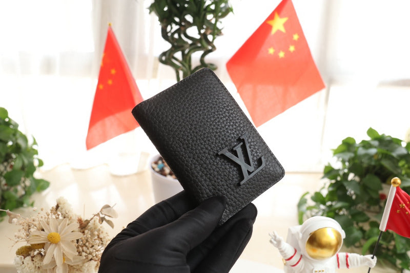 LOV - Luxurious Totes - 2453