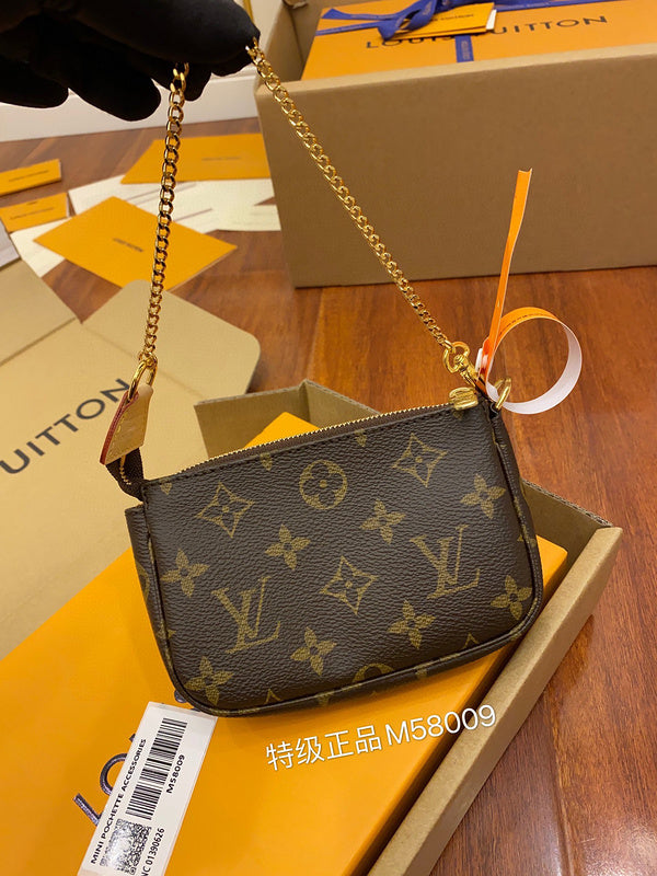 LOV - Luxurious Totes - 1053