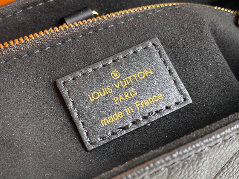 LOV - Luxurious Totes - 2407