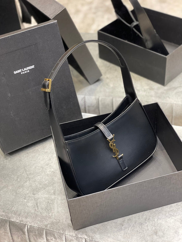 Luxurious Totes - Latest - 8340
