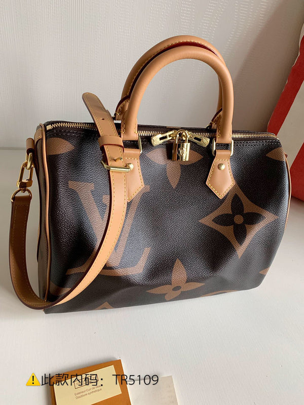Luxurious Totes - Latest - 9704