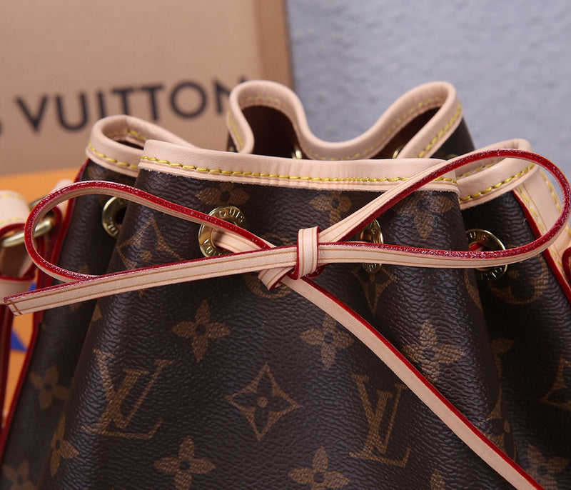 LOV - Luxurious Totes - 1826