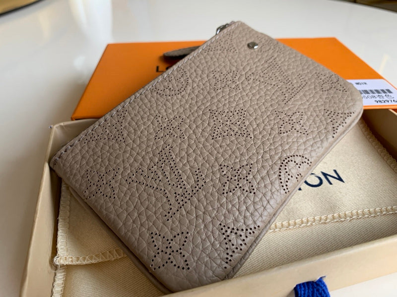 Luxurious Totes - Latest - 825