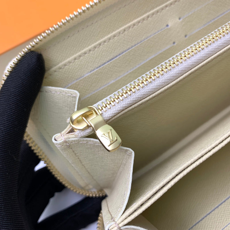 Luxurious Totes - Latest - 687
