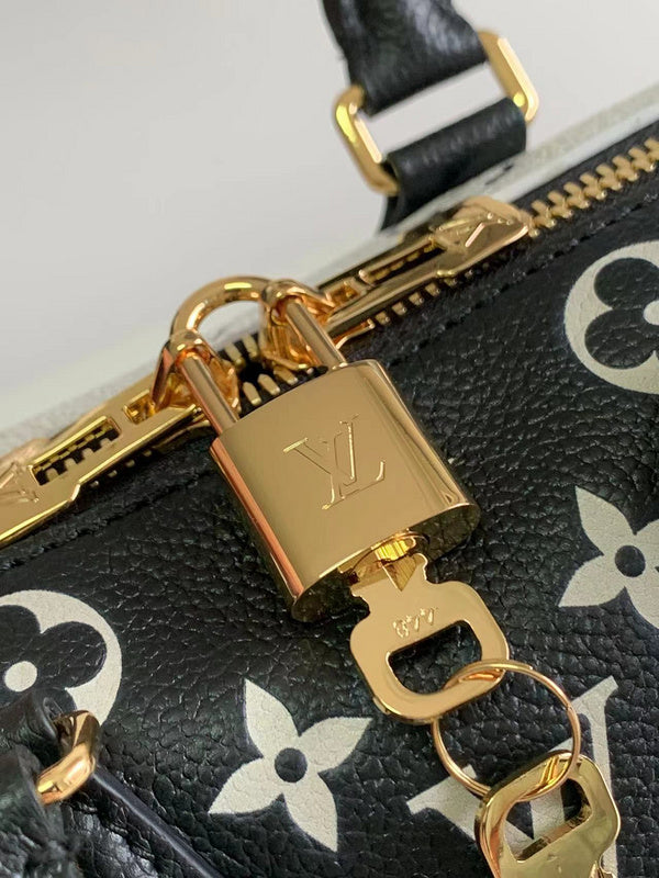 LOV - Luxurious Totes - 1630