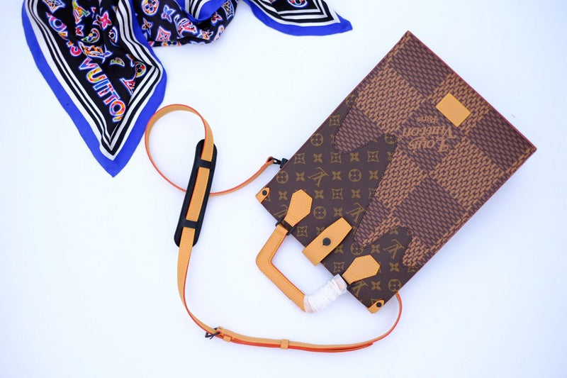 LOV - Luxurious Totes - 2619