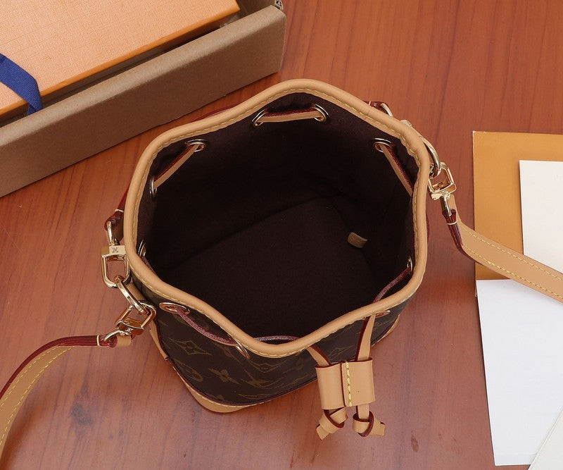 LOV - Luxurious Totes - 1661