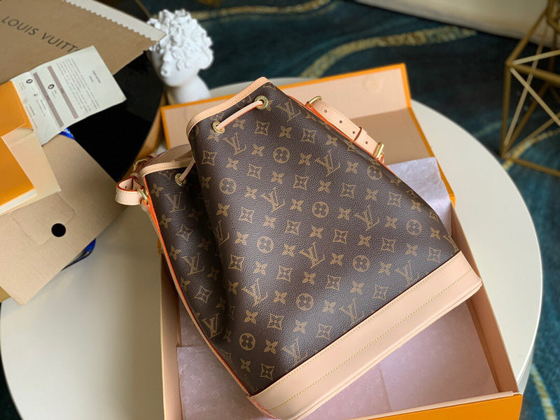 LOV - Luxurious Totes - 2193