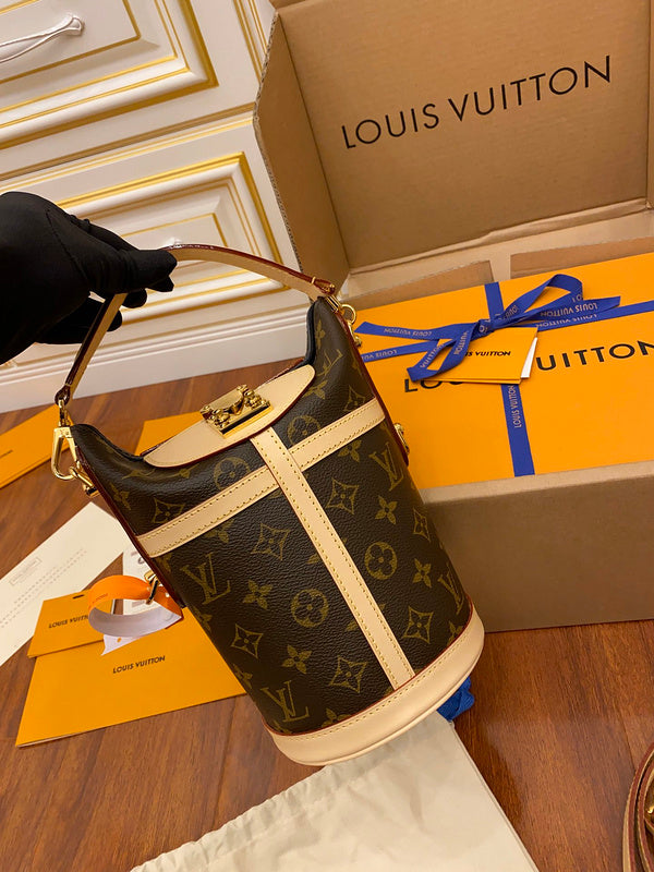 LOV - Luxurious Totes - 2411