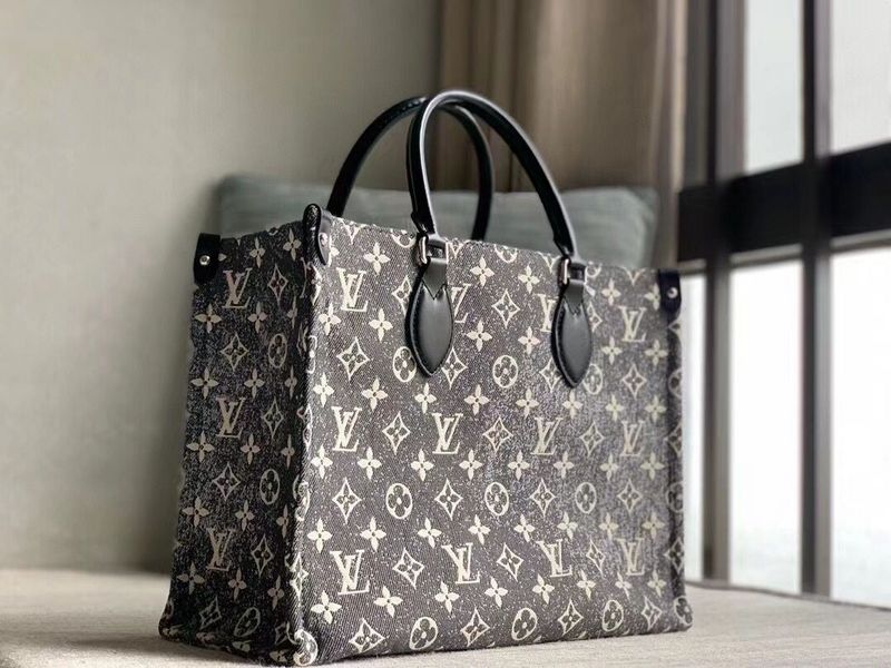 LOV - Luxurious Totes - 878