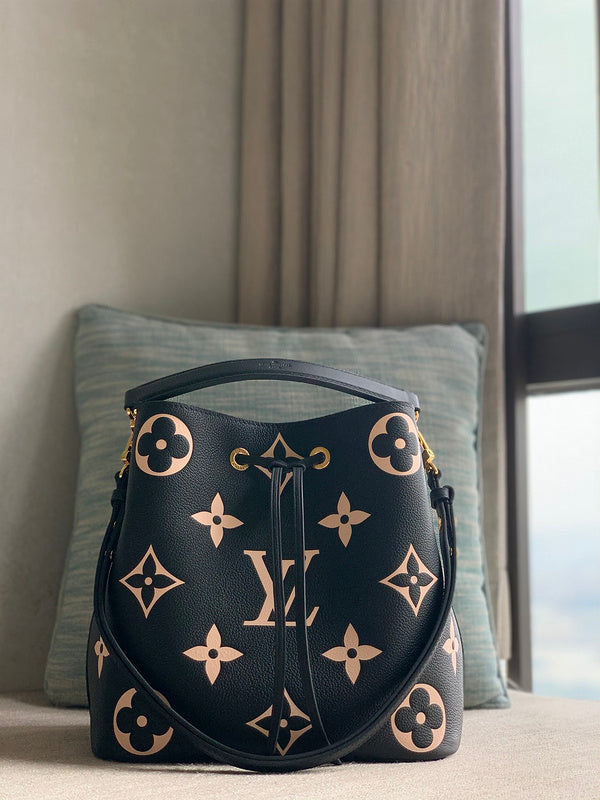 LOV - Luxurious Totes - 1020
